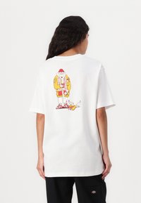 New Balance SPECTATOR UNISEX - T-shirt imprimé - white