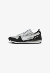 Sélectionné, cool light gray puma black