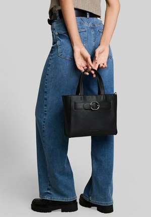 TOM TAILOR, TOM TAILOR BAGS TTELIORA M SHOPPER MIT GÜRTELDETAIL - Handtasche - schwarz black