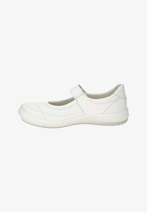 Witte Mary Jane sneaker met een enkele klittenbandriem, een gestructureerde zool en gestikte details op een glad leren bovenzijde.