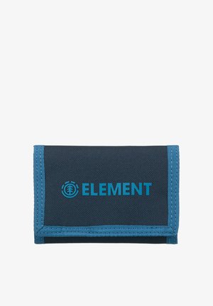 Opgevouwen blauwe en zwarte stoffen portemonnee met blauwe rand en het "ELEMENT"-logo in blauw op de voorkant.