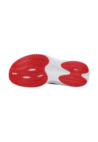 Suela de zapato con una base blanca y acentos rojo brillante. Presenta un patrón de relieve texturizado para agarre, con huecos para flexibilidad y circulación de aire.