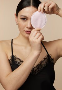 Garnier SKINACTIVE ECO PADS - Accessoires soin du corps