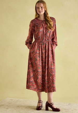 Tom Joule REGULAR FIT - FELICITY SMOCKED MIDI  - Freizeitkleid - red paisley