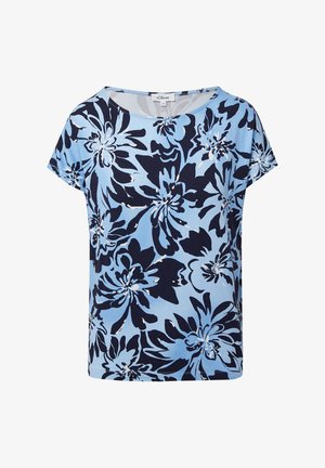 Un haut à manches courtes avec un motif floral en navy et bleu clair, fabriqué en tissu léger avec une coupe décontractée et un col rond.
