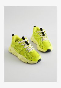 Non sélectionné, yellow