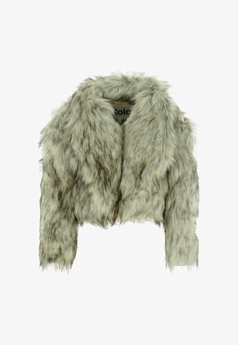 Giacca corta in pelliccia sintetica di un verde chiaro con striature più scure, caratterizzata da un ampio colletto e una superficie texturizzata. Etichetta visibile sulla manica sinistra.