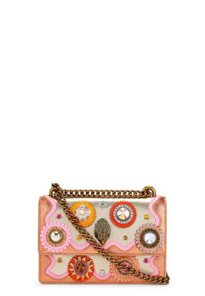 Piccola borsa metallica color oro e rame con decorazioni colorate a forma di ingranaggi e tracolla a catena color bronzo.