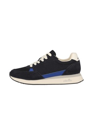 Sort og blå sneaker med hvide snørebånd og sål, lavt design og ellesse-logo på hælen og mellemsålen.