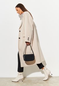 Cesare Gaspari Bottines - beige