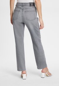 FUTURE:PEOPLE. 05:00 STRAIGHT FIT - MID WAIST, CROPPED - Straight leg jeans - grau