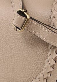 DrachenLeder Schoudertas - taupe, beige