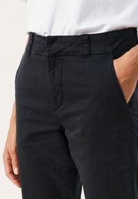 Part Two Chino - black