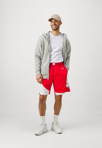 Nike Performance NBA MEMPHIS GRIZZLIES SHORTS - Športne kratke hlače - university red/light blue