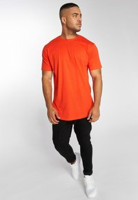 DEF Tricou basic - red