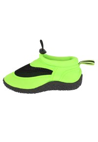 Neongrüner Slipper mit schwarzem Mesh-Einsatz, strukturiertem Gummisohle und einem Zugband. Verfügt über eine Fersenlasche für einfaches Anziehen.