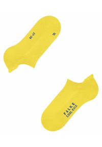Calzini alla caviglia gialli realizzati in un materiale texture, con un logo blu "FALKE COOL KICK" sul lato e la designazione destro (R).
