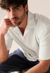 Next TEXTURED SHORT SLEEVE WITH CUBAN COLLAR   - Chemise - white