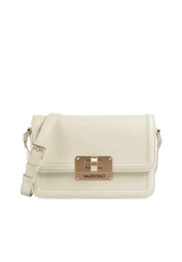 Crèmekleurige leren handtas met een gestructureerd ontwerp, hardware in goudkleur en een voorste sluiting met de merknaam "VALENTINO." Verstelbare riem.