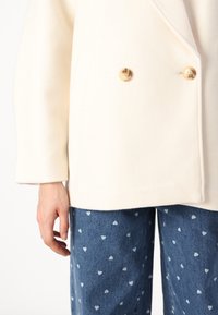 Gina Tricot Casaco curto - offwhite