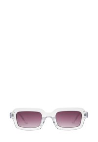 Ochelari de soare cu ramă transparentă și lentile violet cu un gradient, având o formă pătrată și tempuri groase pentru un aspect îndrăzneț. Fără accente suplimentare vizibile.