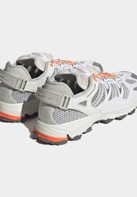 adidas Originals Trainers - white