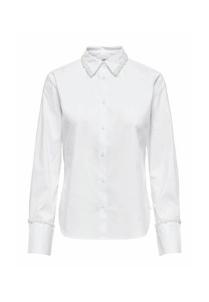 Biała koszula z długim rękawem, zapinana na guziki, ozdobiona perłowymi detalami przy kołnierzyku i mankietach, klasyczny krój, gładki przód, bez widocznych kieszeni.