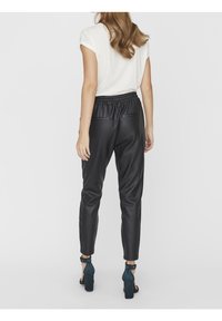 Vero Moda Pantalon classique - black