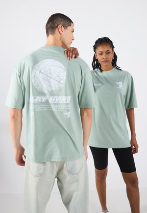 YOURTURN by Zalando UNISEX - Print T-shirt - green