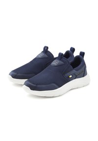 Navy Slip-On-Schuhe mit Mesh-Obermaterial, glatten Akzenten und weißer Gummisohle. Verfügt über Schlaufen-Zuglaschen an den Fersen und Logo-Details an den Seiten.