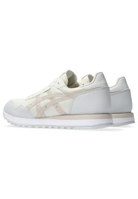 ASICS SportStyle TIGER RUNNER II - Sportcipő - cream/mineral beige