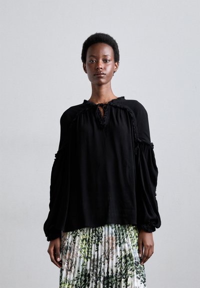 MUNTHE OBSERVATION - Bluză - black