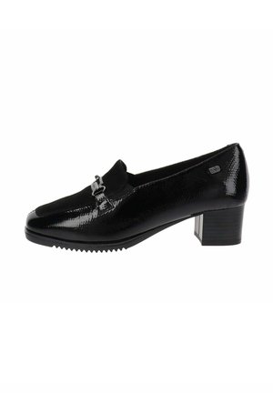 Mocassino in vernice nera con tacco basso a blocco, motivo testurizzato, tomaia in suede e dettaglio con fibbia in metallo argentato sul lato.