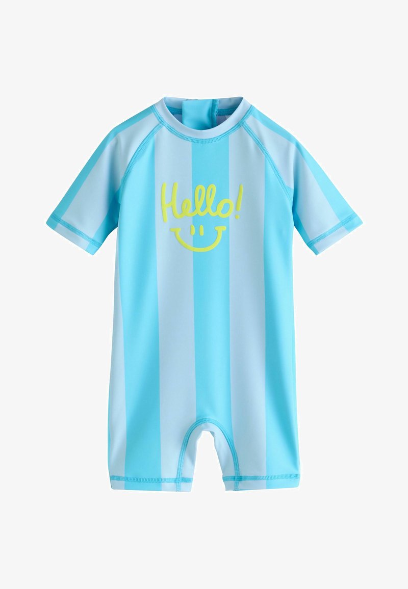 Combinaison bébé à manches courtes avec des rayures verticales bleu clair et le texte jaune "Hello !" au-dessus d'un visage souriant sur le devant.