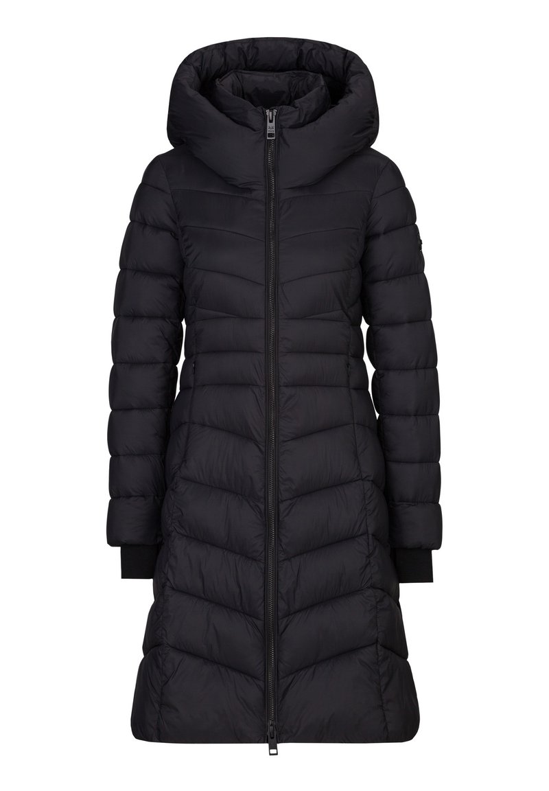 Zwarte pufferjas met een hoge kraag en capuchon. Kenmerkt zich door diagonale gestikte patronen, een ritssluiting aan de voorkant en volledig zwarte manchetten.