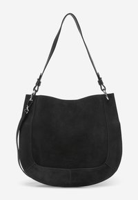Sac à épaule en daim noir avec une bandoulière simple et une forme rectangulaire arrondie, avec des fermoirs métalliques argentés de chaque côté.