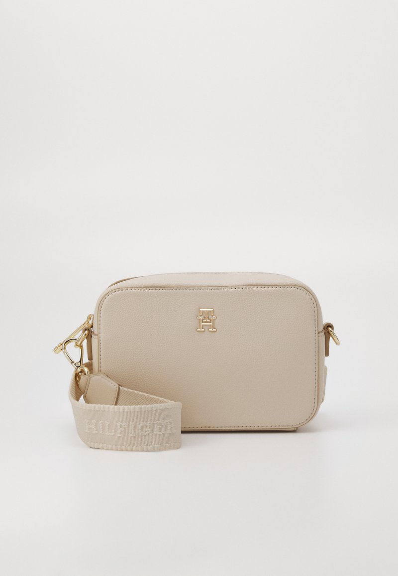 Tommy Hilfiger LOGO CAMERA BAG - Umhängetasche - sugarcane