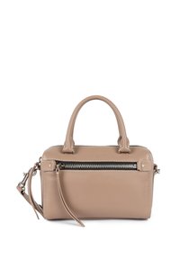 Beige leren handtas met dubbele handvaten, ritssluiting en afneembare schouderriem. Beschikt over contrasterende stiksels en een voorzak met rits.