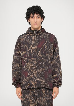 FOREST GLITCH JACKET - Välikausitakki - green