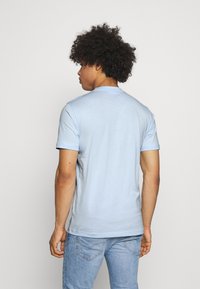 Calvin Klein FRONT LOGO - T-shirt estampada - blue