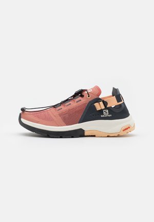 TECH AMPHIB 4 - Watersportschoenen - brick dust/ebony/almond cream