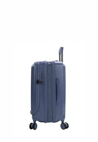 Valigia rigida di colore blu navy opaco, con doppi ruote, manico estensibile, lucchetto a combinazione e manico laterale.