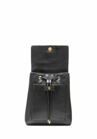 Czarna skórzana plecak z zapięciem na sznurek, złotymi elementami, przednią kieszenią i gładką fakturą. Posiada prostokątny kształt i prosty design.