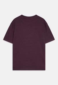 New Balance BOYS SMALL LOGO - T-shirt básica - plum brown