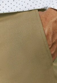 Jack & Jones PREMIUM JPRSOLARIS  NOOS - Nohavice - dark coat khaki