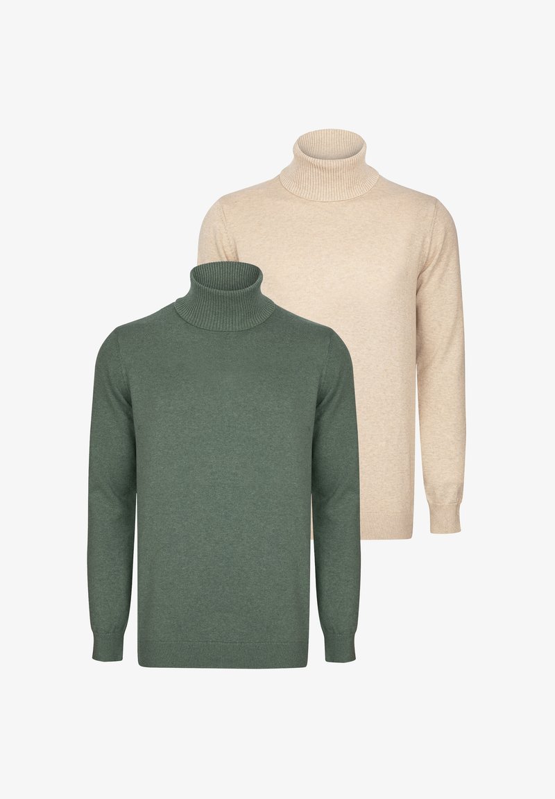 Zwei Rollkragensweater: einer in dunkelgrün und einer in beige. Beide verfügen über gerippte Kragen und Bündchen und bestehen aus einem weichen Strickstoff.