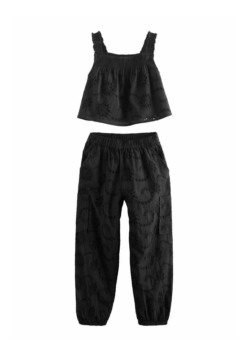 Next BRODERIE SET  - REGULAR FIT - Træningsbukser - black
