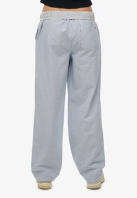 Superdry & Co STRIPE ELASTICATED - Broek - azure blue stripe oxford