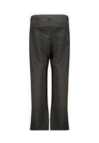 Donkergrijs, verticaal gestreepte broeken met een rechte pijp, voorzien van twee achterzakken en een gladde stofstructuur.