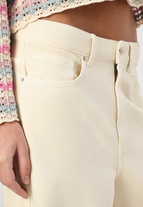 ONLMILLY - Wide Leg - ecru3